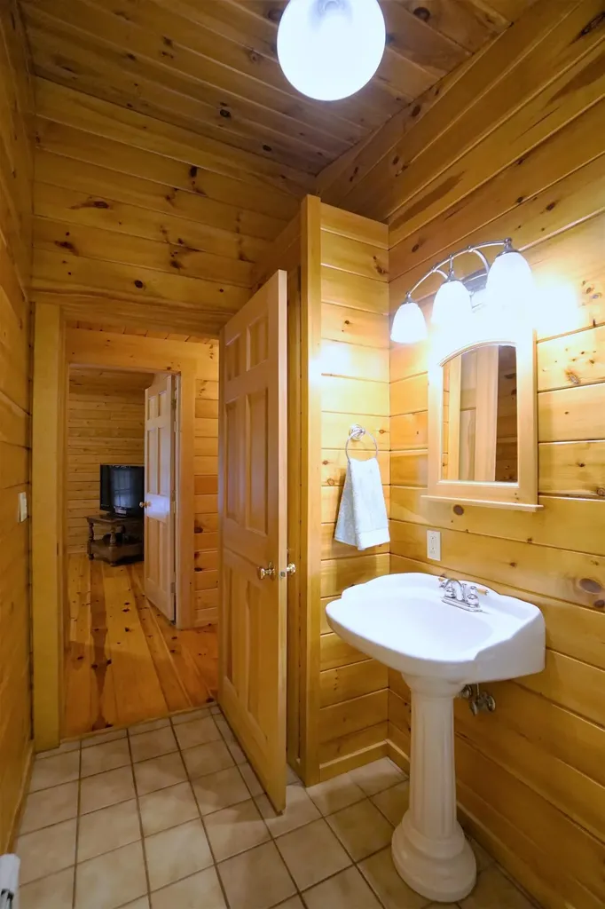 19 Chester Lane Georgetown ME 04548