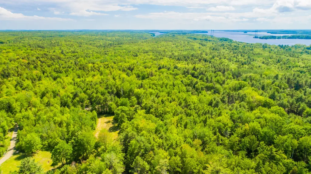 37 Stoney Creek Drive Woolwich ME 04579