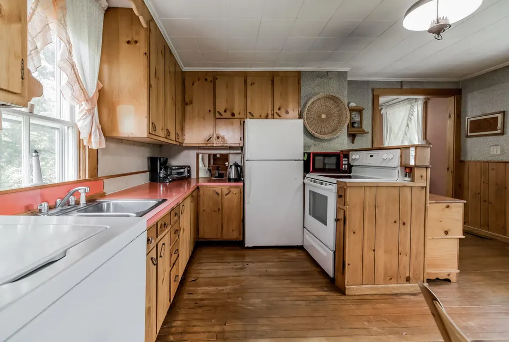 285 Camden Road Appleton ME 04862