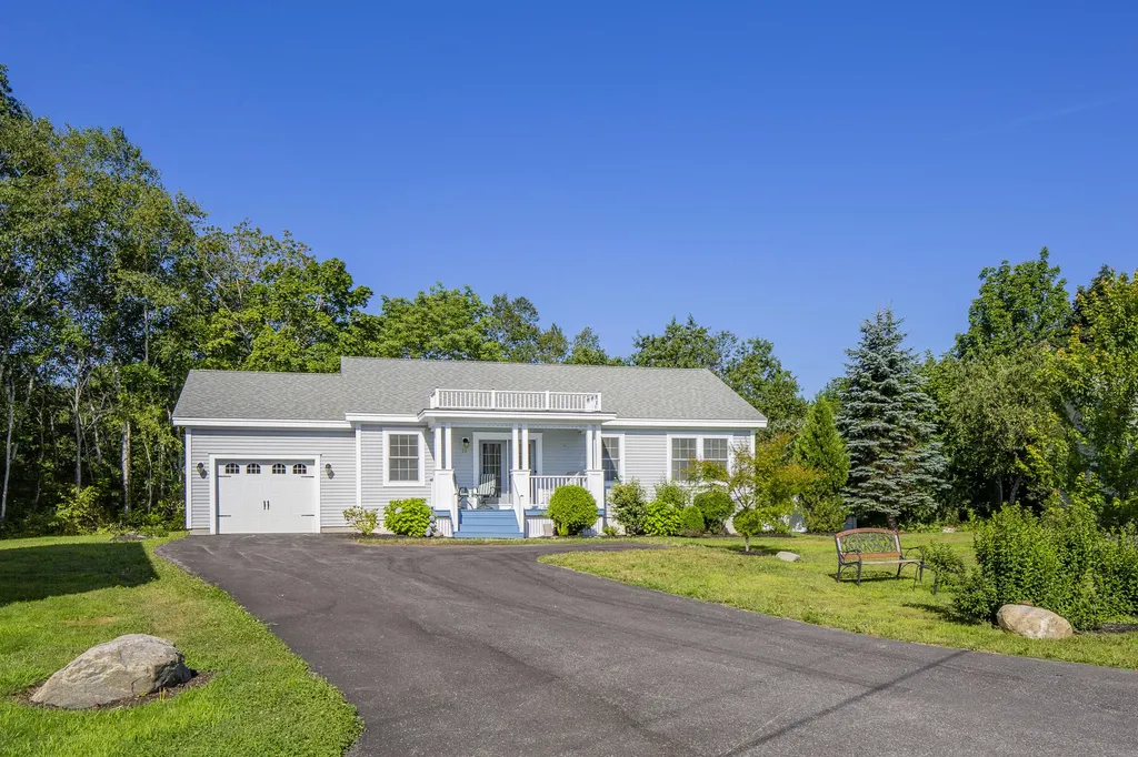 20 Michelle Lane Rockport ME 04856
