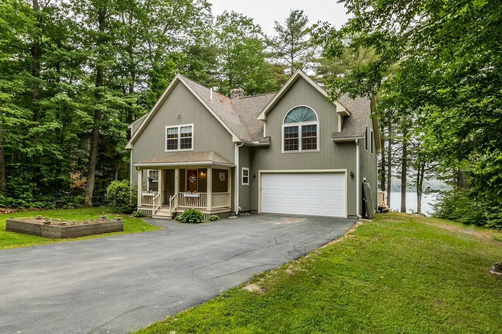 88 Hancock Road Raymond ME 04071