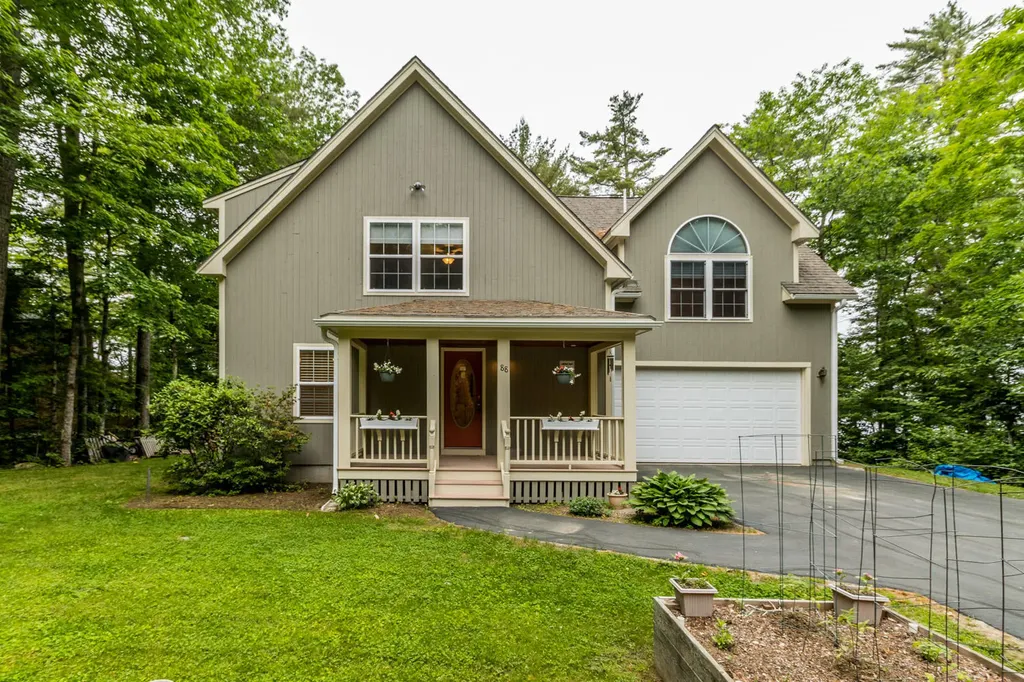 88 Hancock Road Raymond ME 04071