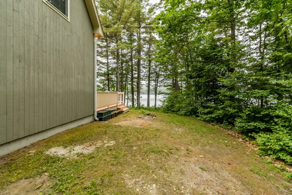 88 Hancock Road Raymond ME 04071