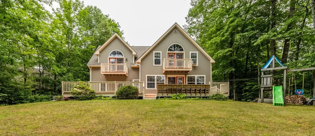 88 Hancock Road Raymond ME 04071