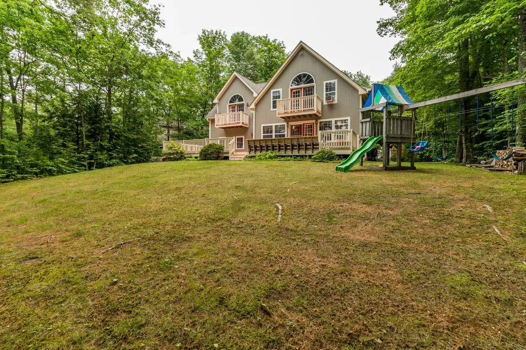 88 Hancock Road Raymond ME 04071