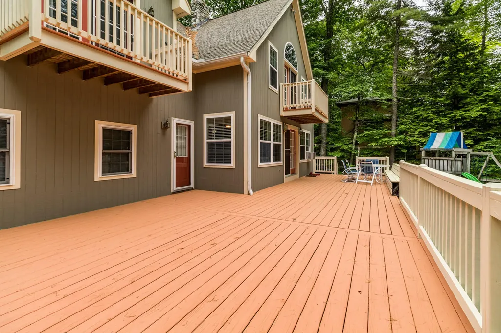 88 Hancock Road Raymond ME 04071