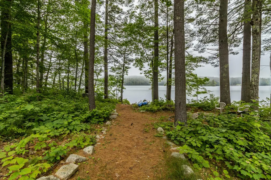 88 Hancock Road Raymond ME 04071