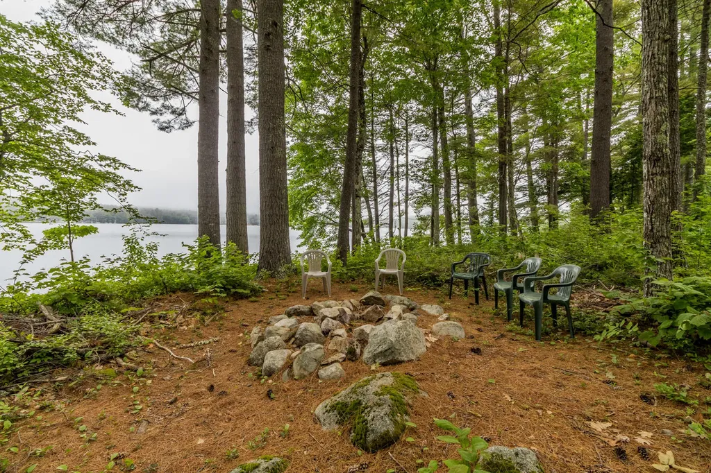 88 Hancock Road Raymond ME 04071
