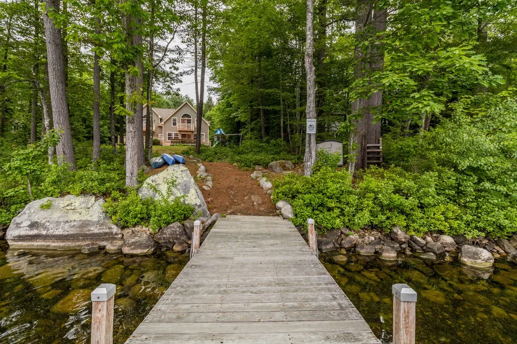 88 Hancock Road Raymond ME 04071