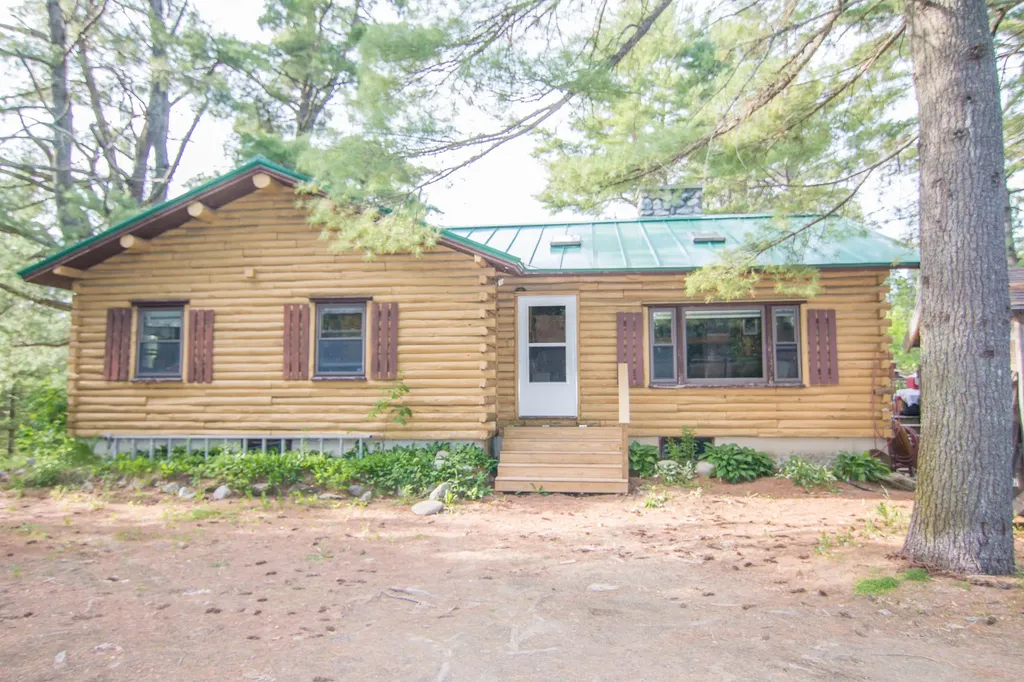 672 Main Road Eddington ME 04428