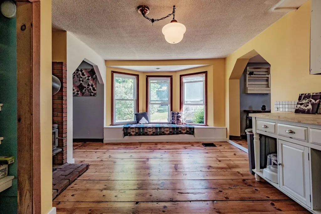 179 Mayall Road Gray ME 04039