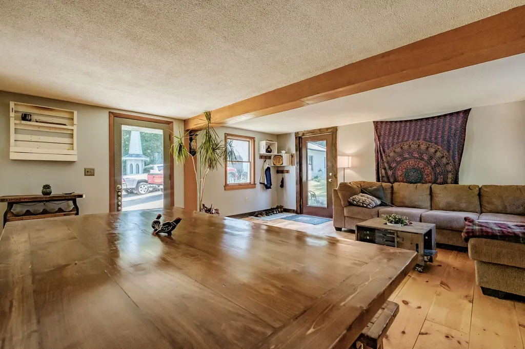 179 Mayall Road Gray ME 04039