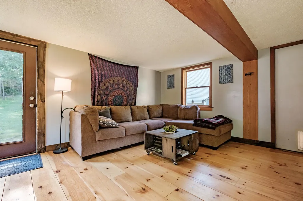 179 Mayall Road Gray ME 04039