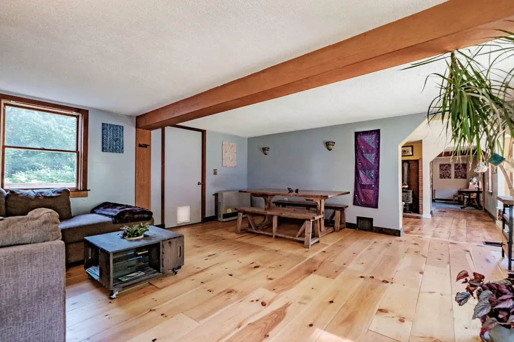 179 Mayall Road Gray ME 04039