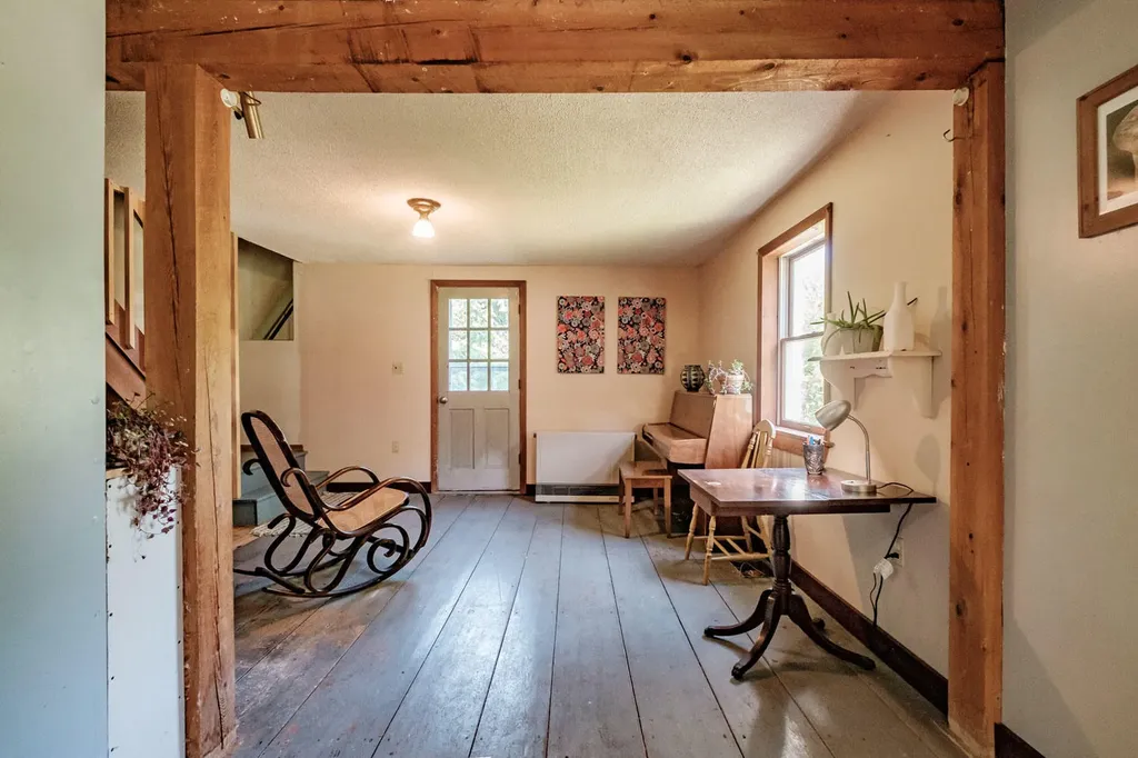 179 Mayall Road Gray ME 04039