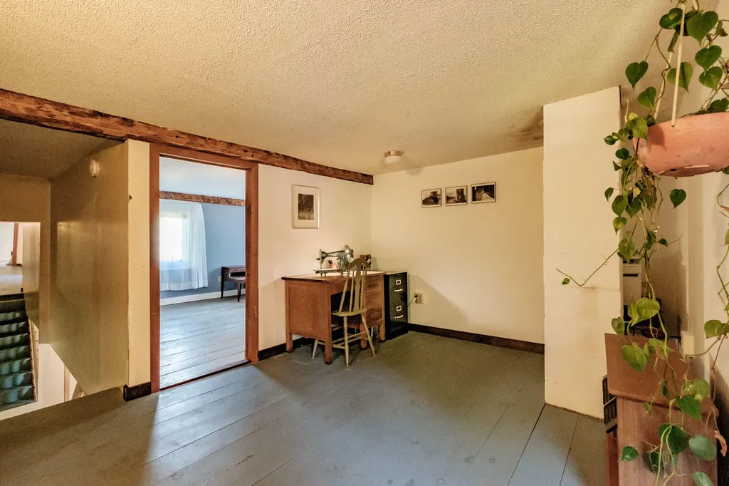 179 Mayall Road Gray ME 04039