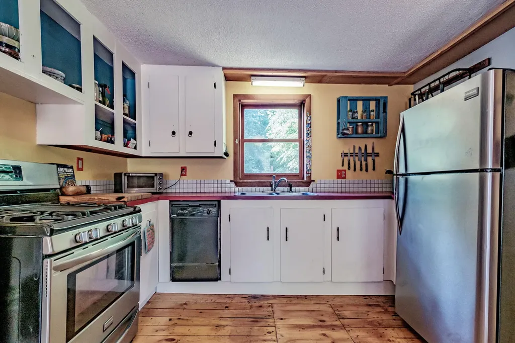 179 Mayall Road Gray ME 04039