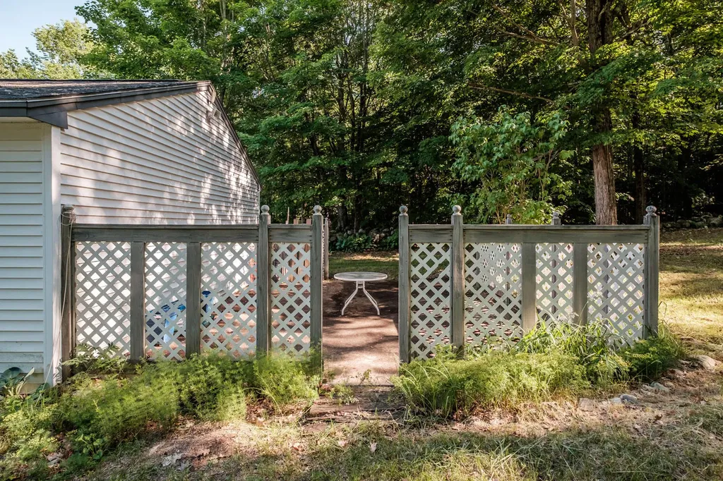 179 Mayall Road Gray ME 04039