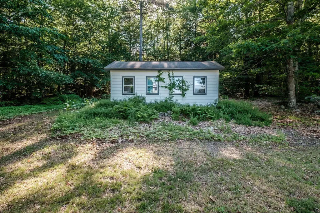 179 Mayall Road Gray ME 04039