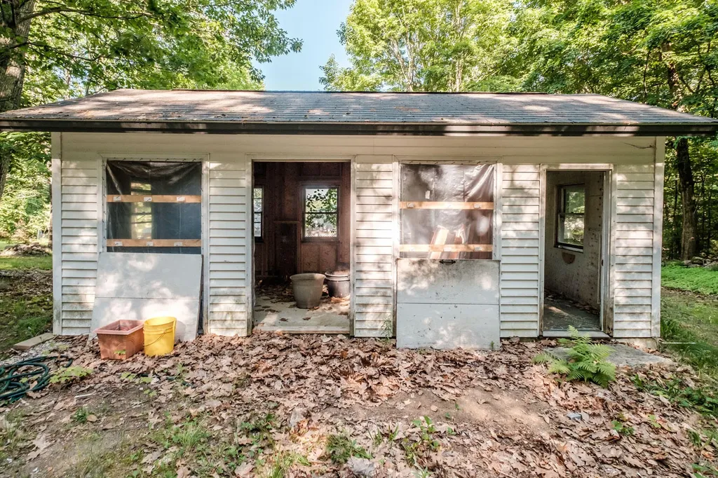 179 Mayall Road Gray ME 04039