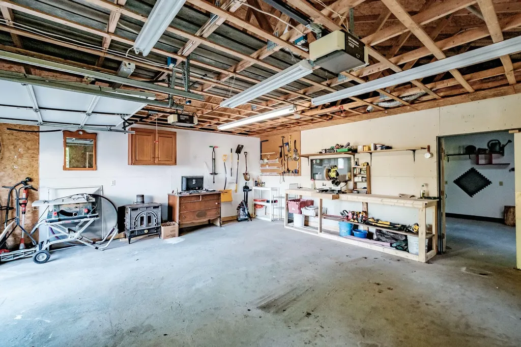 179 Mayall Road Gray ME 04039