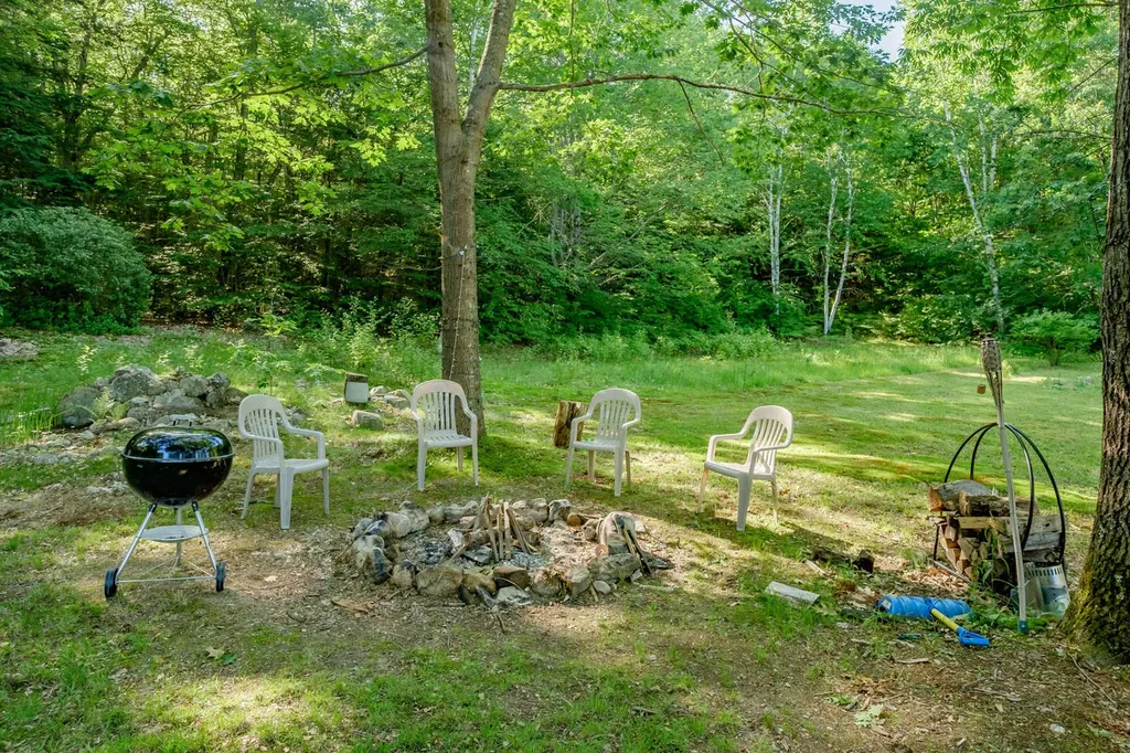 179 Mayall Road Gray ME 04039