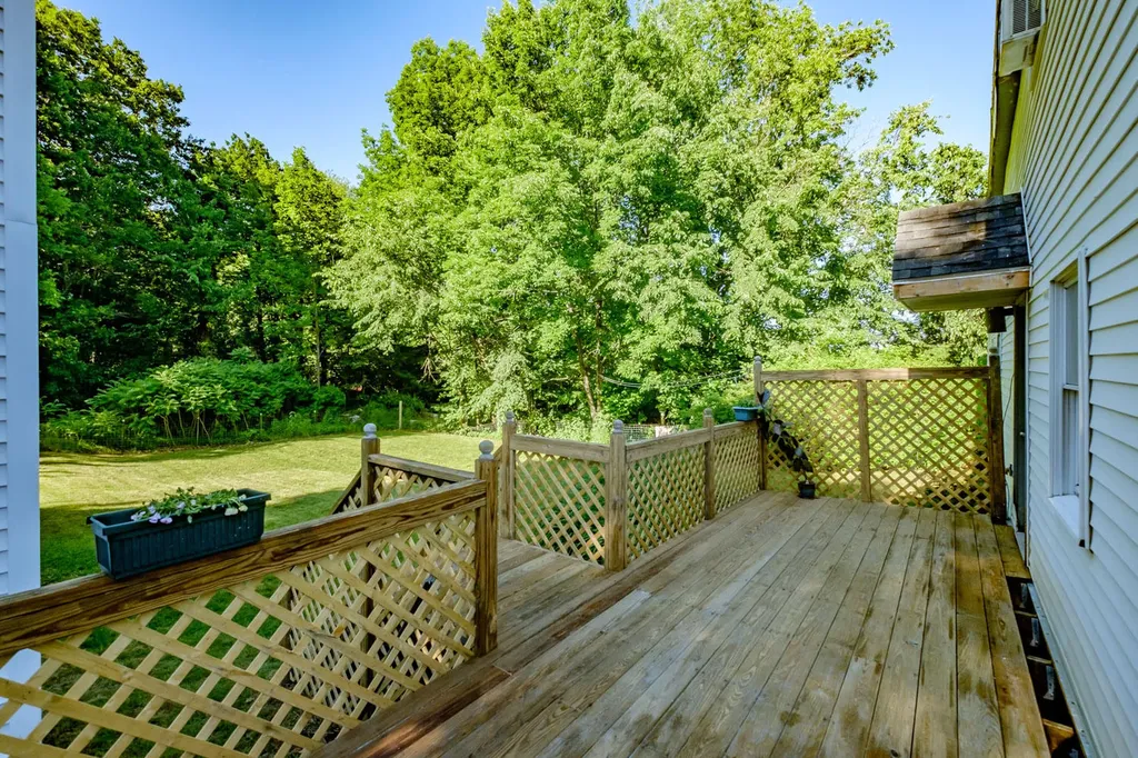 179 Mayall Road Gray ME 04039