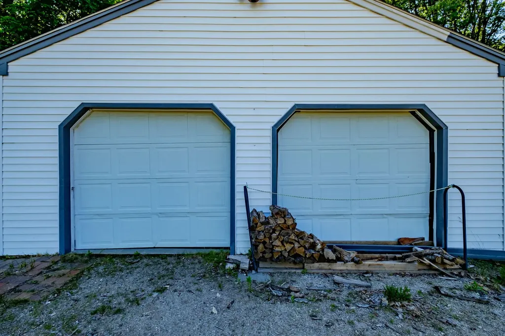 179 Mayall Road Gray ME 04039