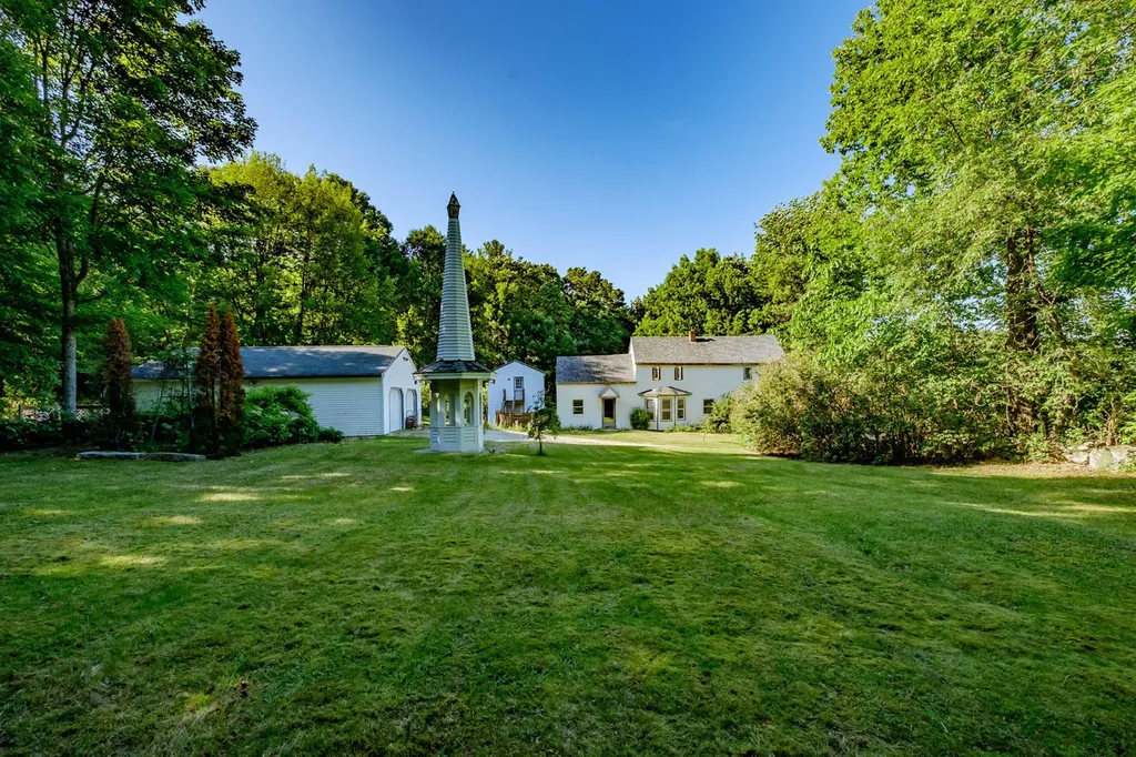 179 Mayall Road Gray ME 04039