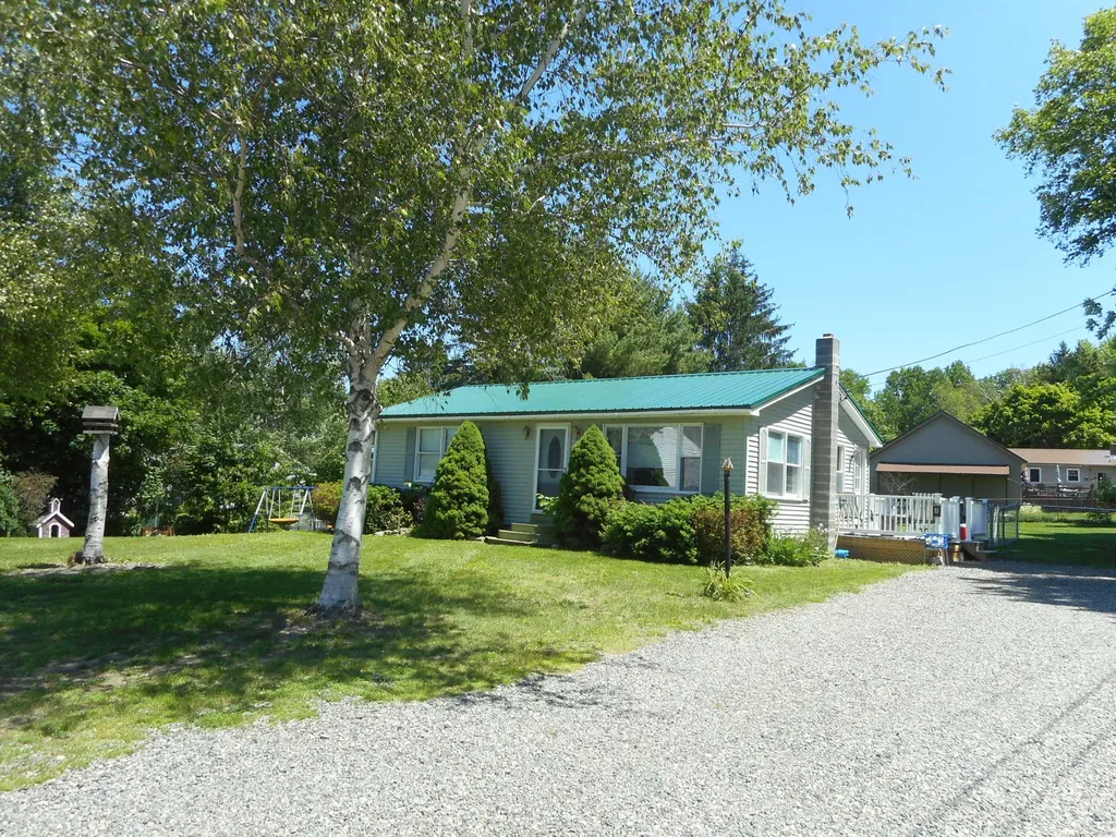 4 Hillcrest Drive Lincoln ME 04457