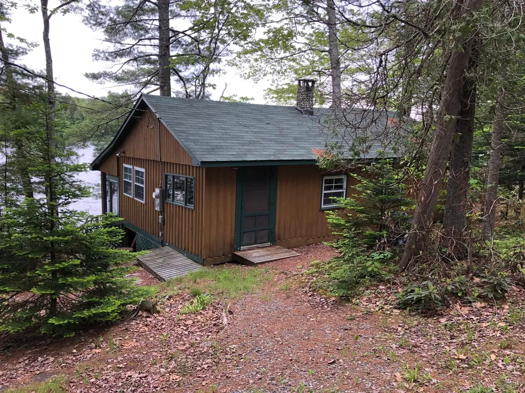 66 Second Avenue Lincolnville ME 04849