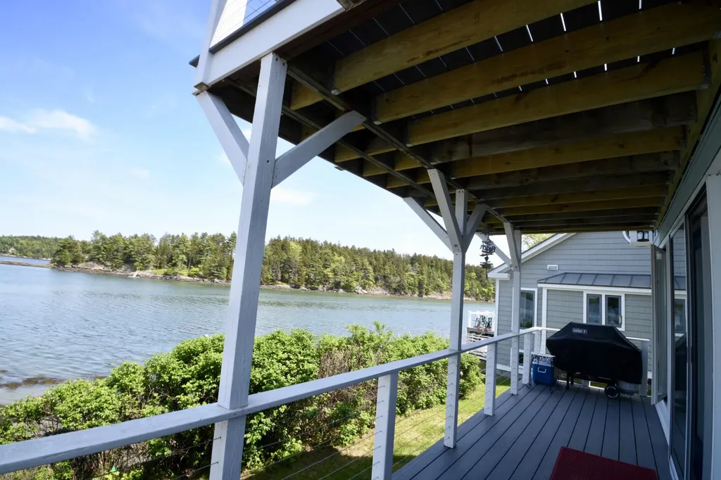 37 Laurel Point Circle Harpswell ME 04079