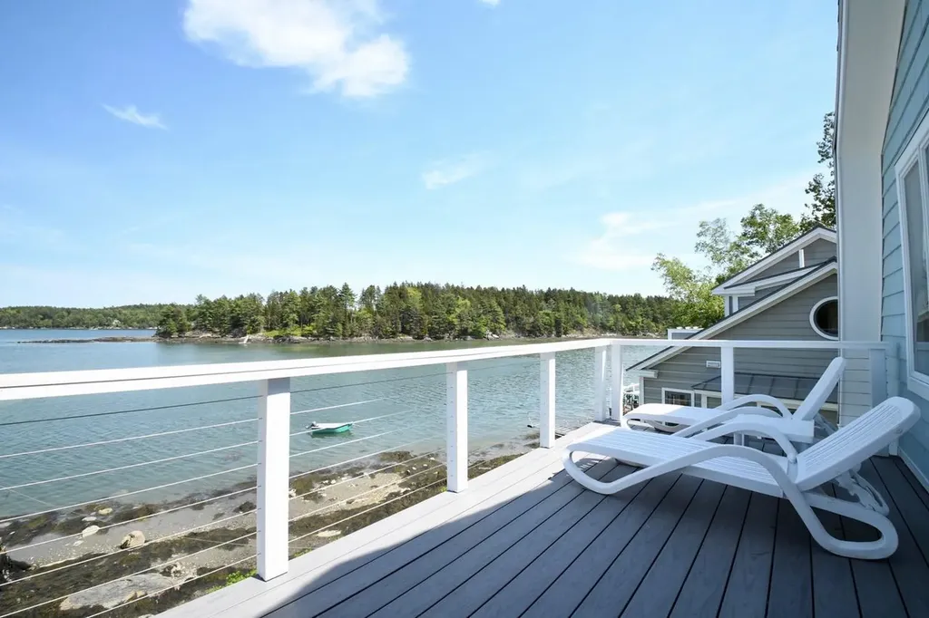 37 Laurel Point Circle Harpswell ME 04079