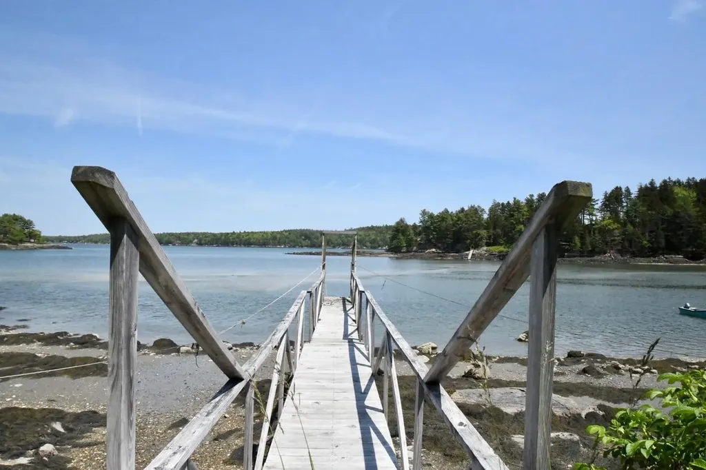 37 Laurel Point Circle Harpswell ME 04079