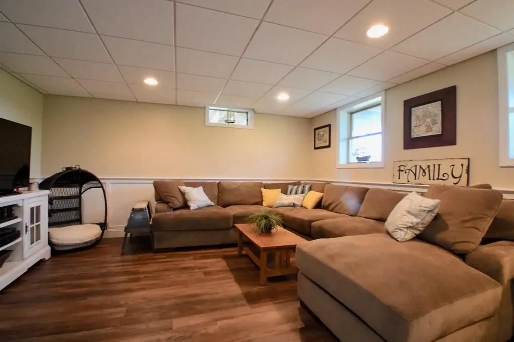37 Laurel Point Circle Harpswell ME 04079