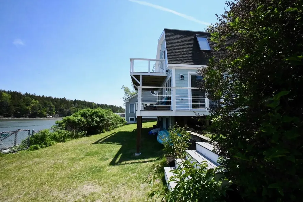 37 Laurel Point Circle Harpswell ME 04079