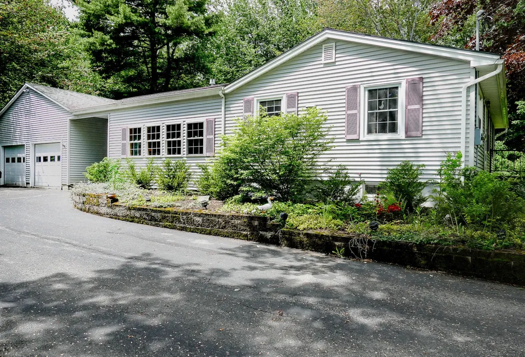 267 Douglas Highway Lamoine ME 04605