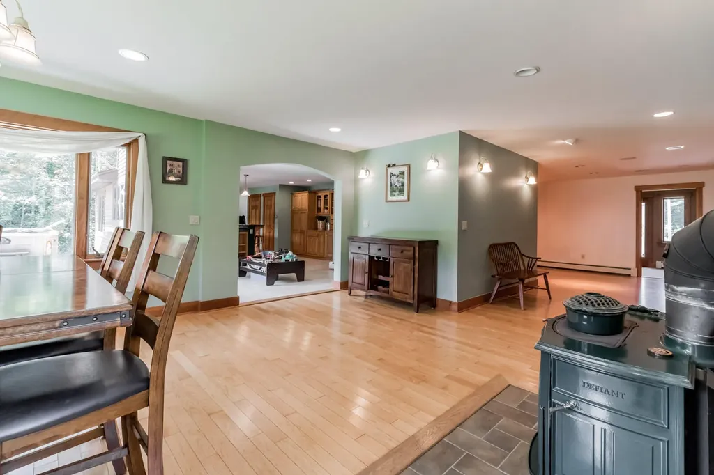 351 Beechwood Street Thomaston ME 04861
