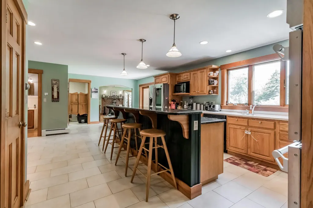 351 Beechwood Street Thomaston ME 04861
