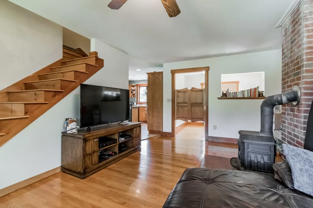 351 Beechwood Street Thomaston ME 04861