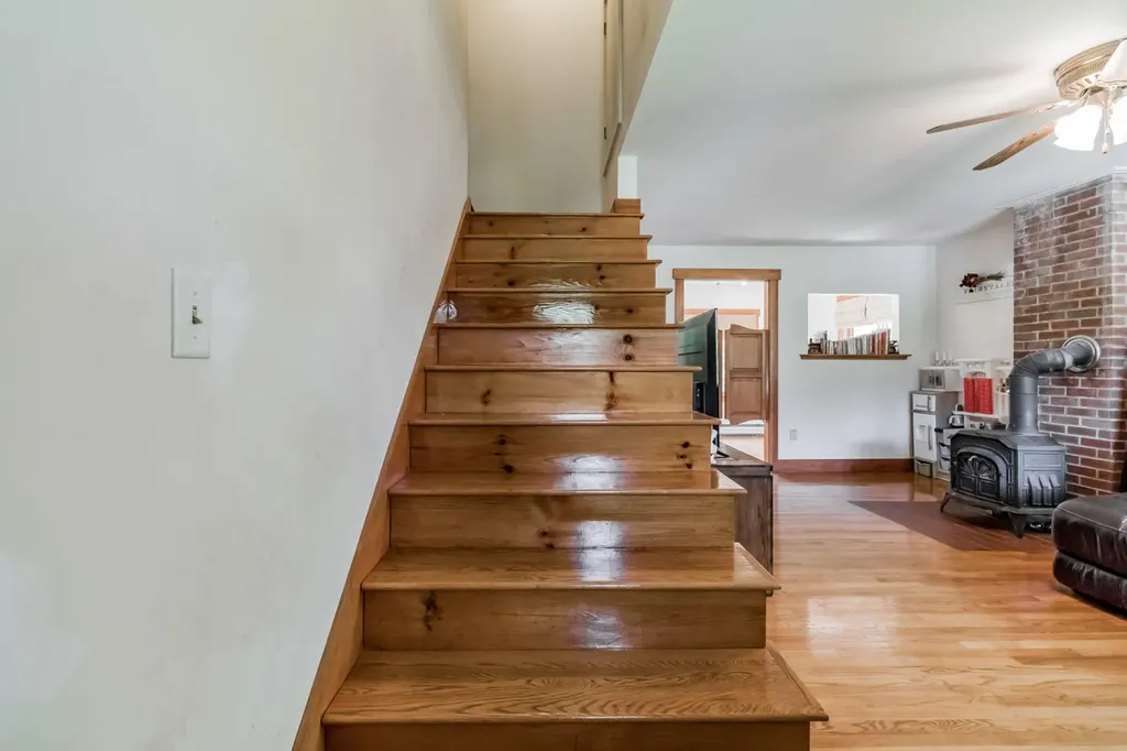 351 Beechwood Street Thomaston ME 04861