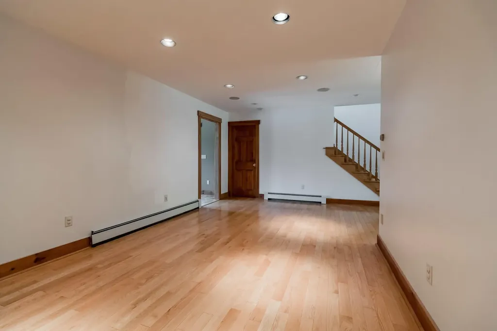351 Beechwood Street Thomaston ME 04861