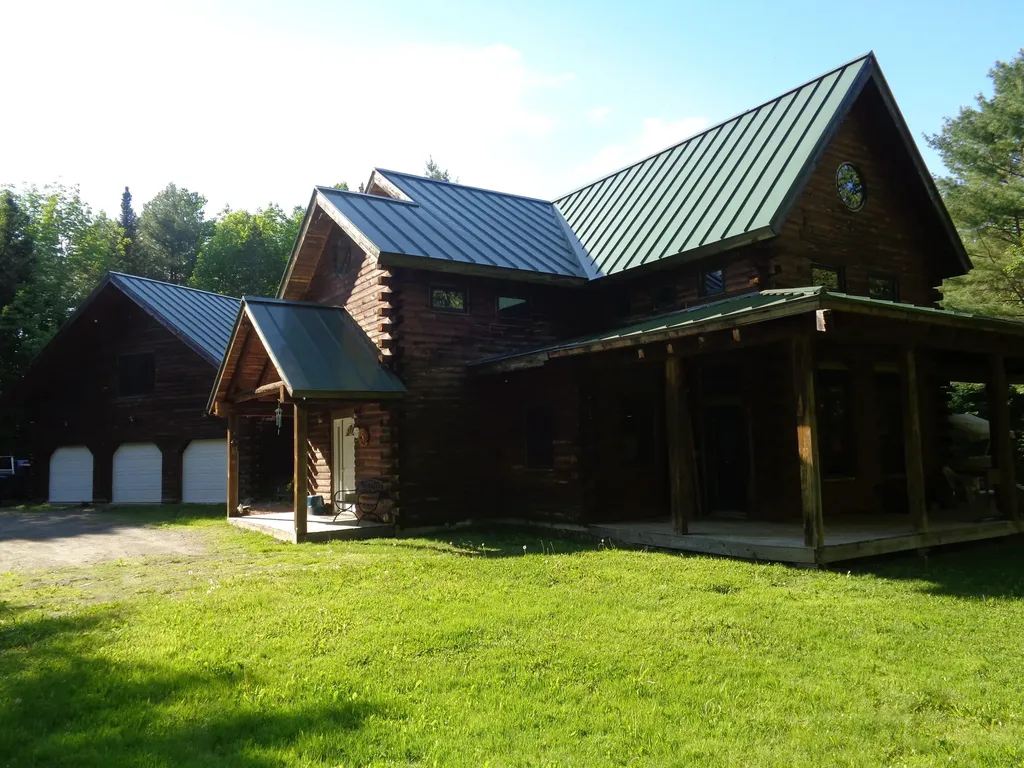 19 Burough Road Dover-foxcroft ME 04426