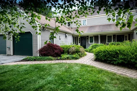 10 Foreside Common Road Falmouth ME 04105