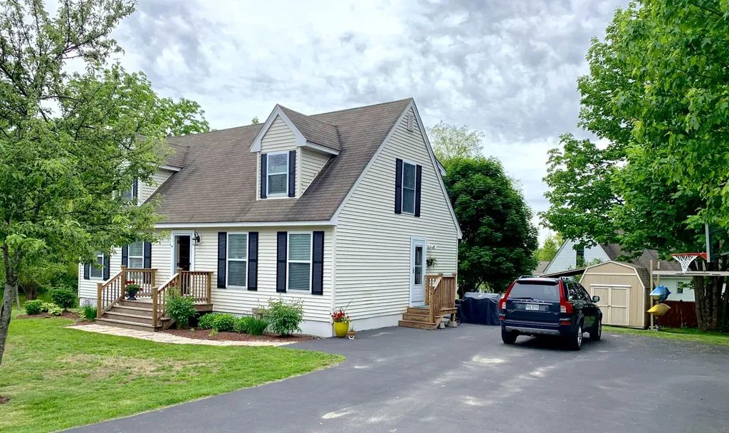 14 Meadow Way Rockland ME 04841