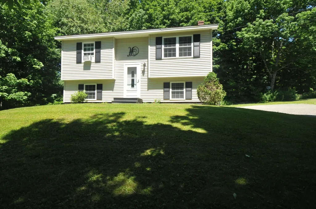 3 Blueberry Hill Road Winterport ME 04496