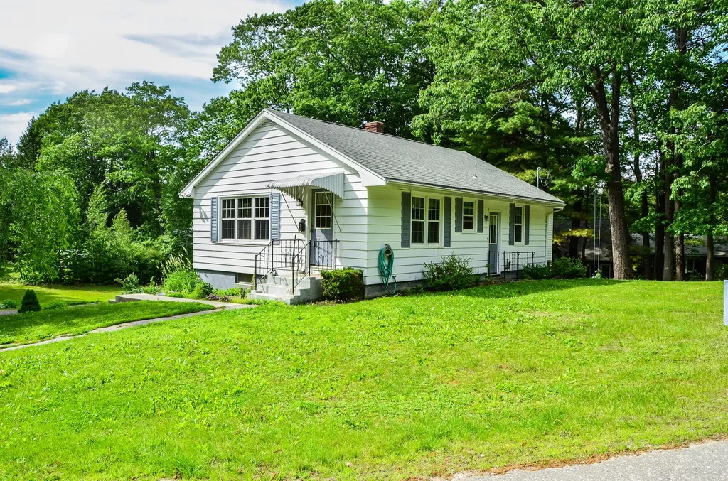 1 Beech Street Farmingdale ME 04344