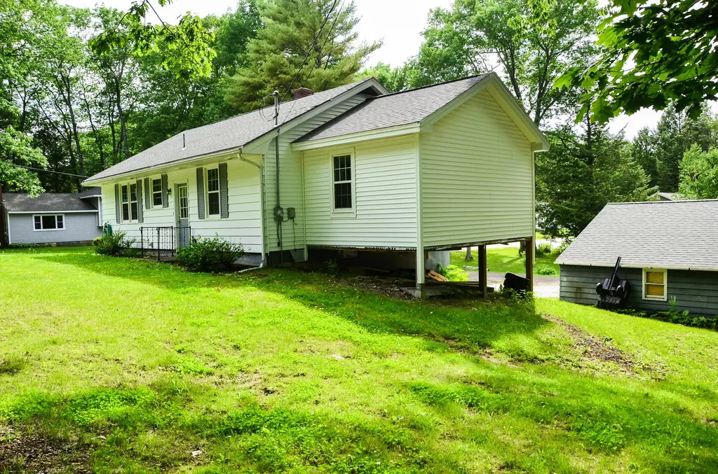 1 Beech Street Farmingdale ME 04344