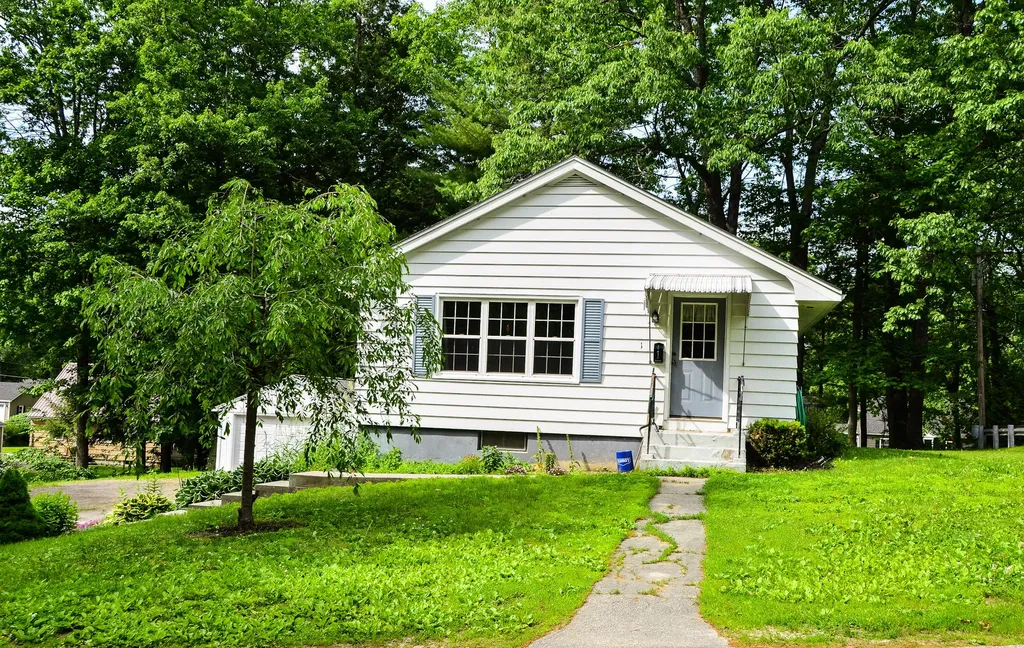1 Beech Street Farmingdale ME 04344