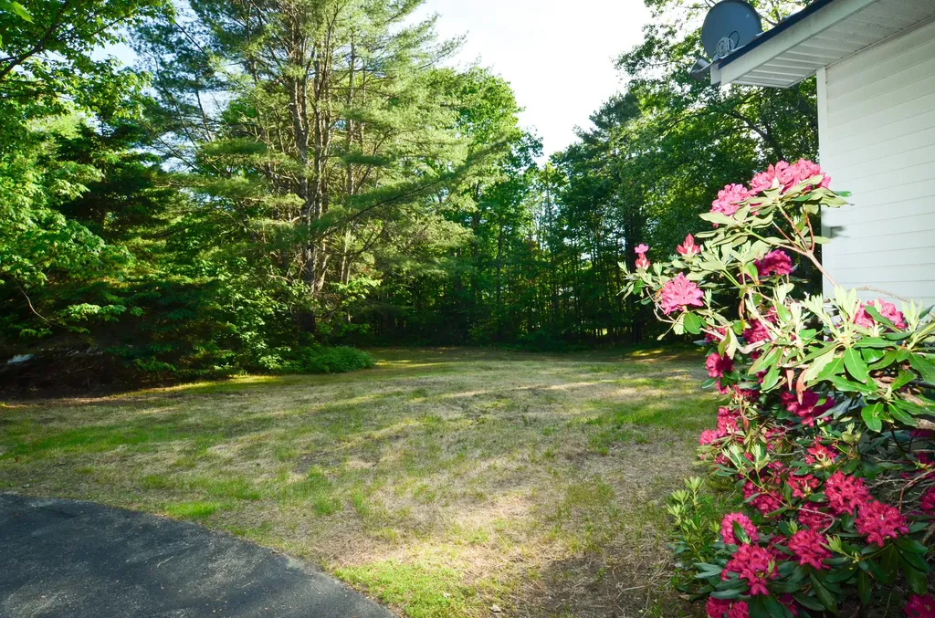 72 Leighton Road Durham ME 04222